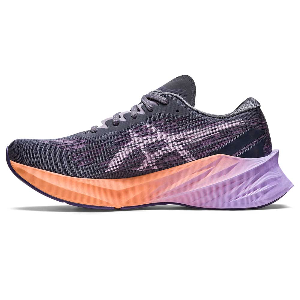 Asics, Scarpa da corsa Novablast 3 Donna - Metropolis/Dusk Violet - Regolare (B)